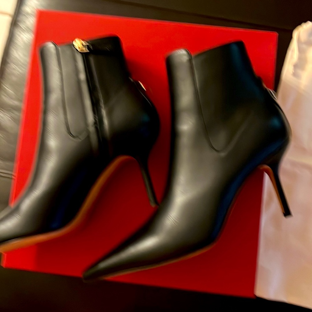 VALENTINO GARAVANI  heeled ankle booties EUR 40 US 10